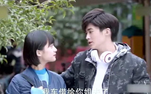 女子欲跳入猴山救猫被游客救下！ 昆明动物园：将猫移出猴山